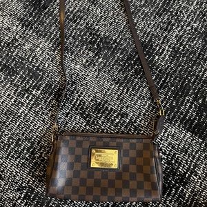Louis Vuitton vintage cross body purse